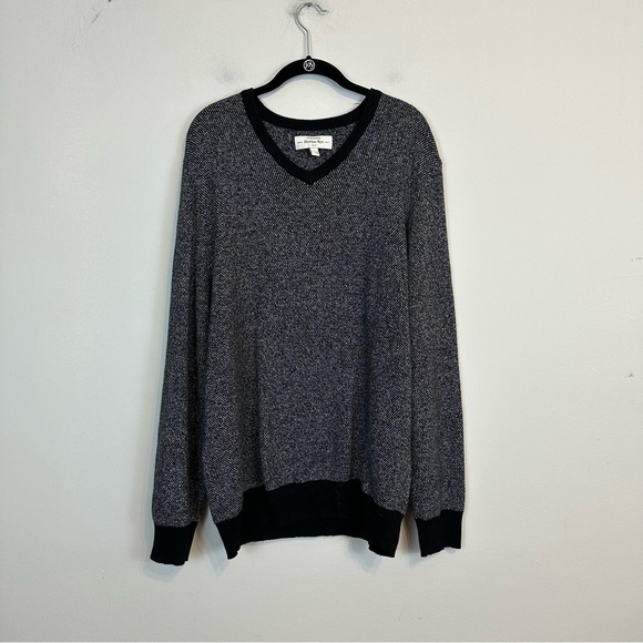 Hawker Rye | Black Long Sleeve V-Neck Sweater Size Large Cotton Cashmere - Picture 1 of 4